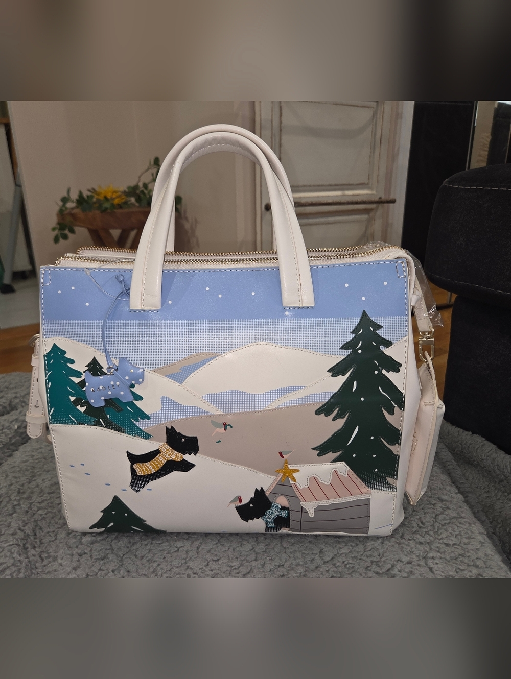 RADLEY LONDON At Home In The Snow Picture Bag And Coin Purse